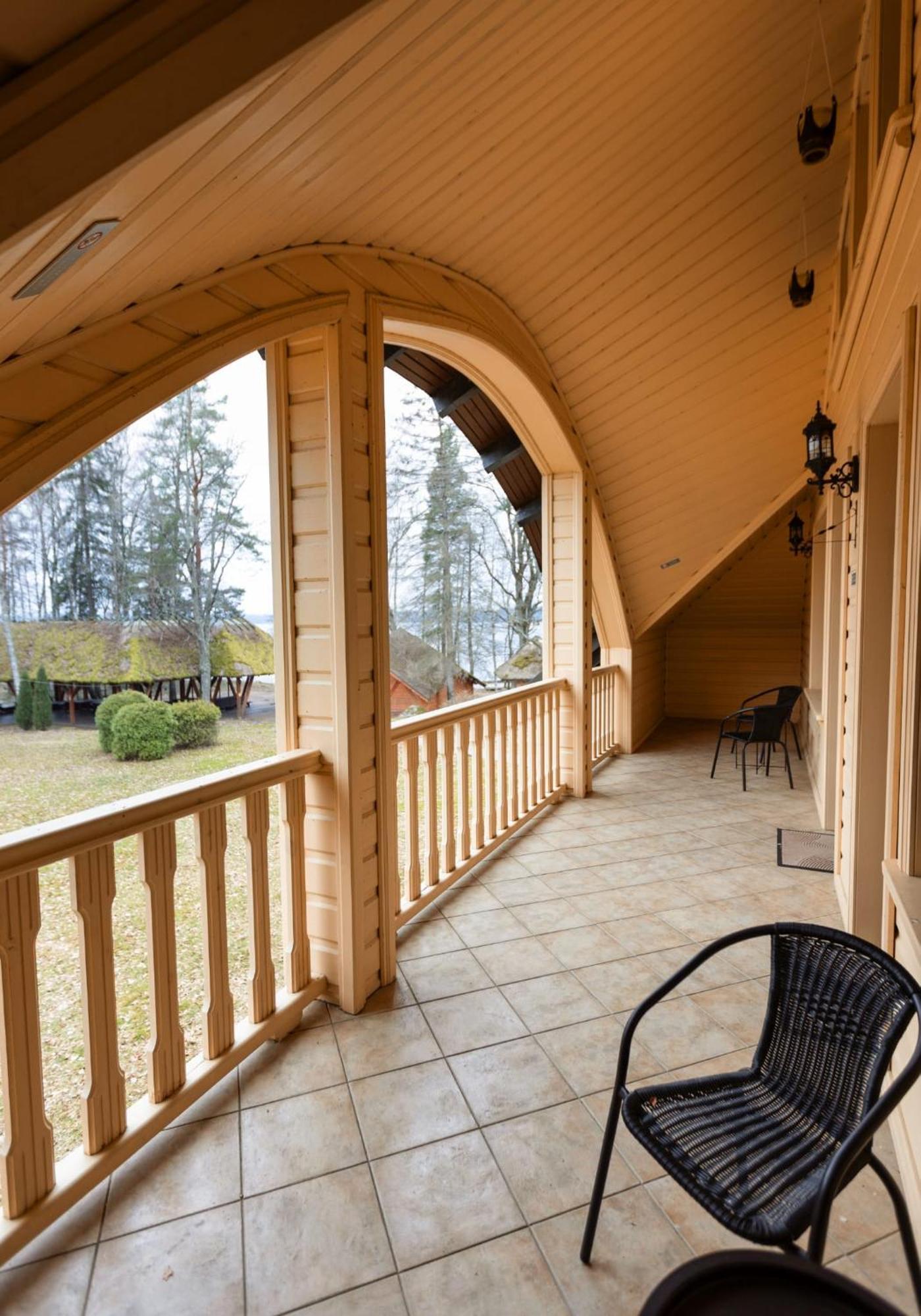 Ungurmalas Lake-side Getaway